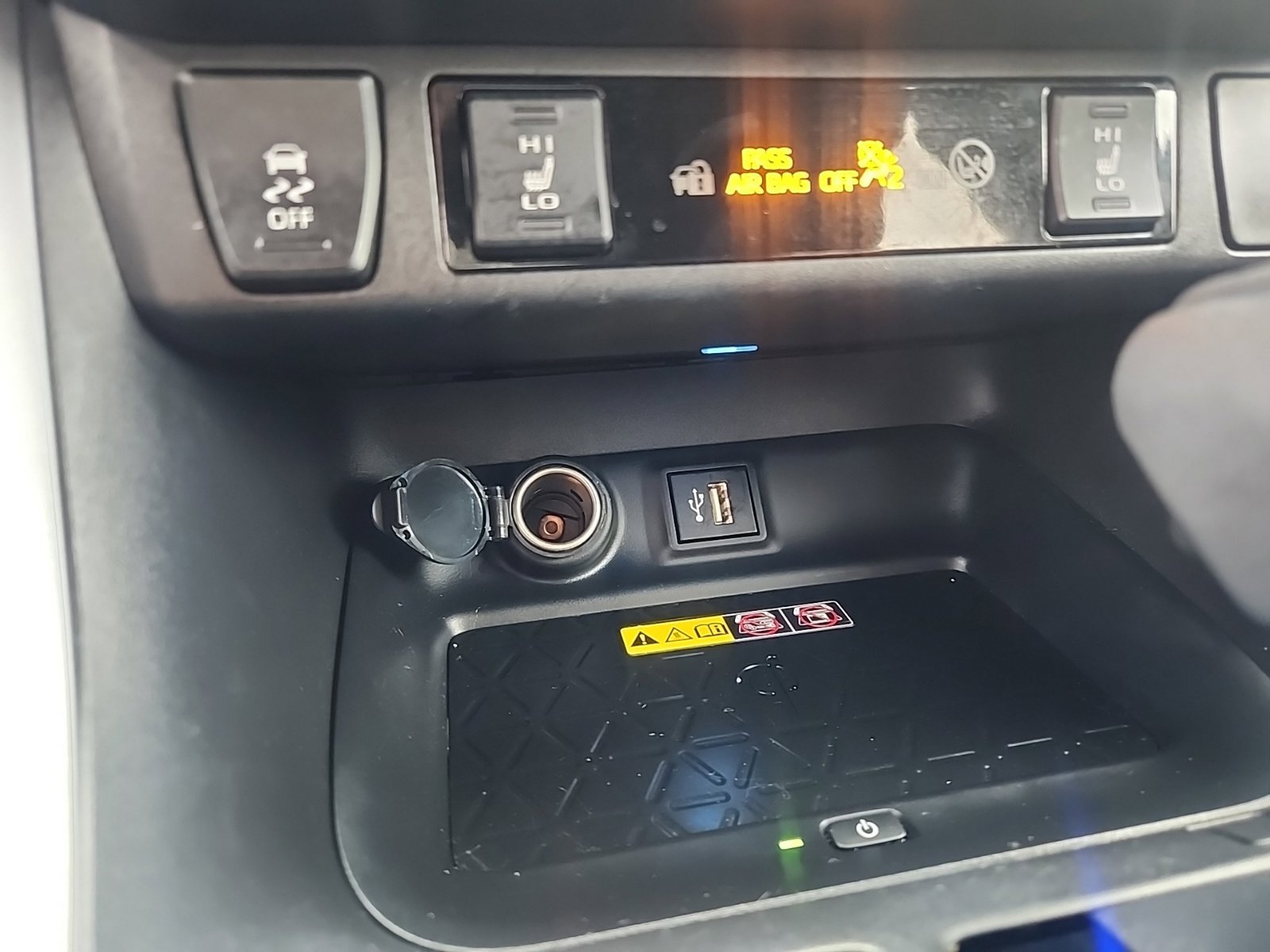 Used 2024 Toyota RAV4 XSE w/ Advanced Technology Package AWD/4WD image 27