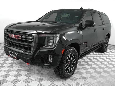 Used 2021 GMC Yukon XL AT4 w/ AT4 Premium Plus Package AWD/4WD image 7