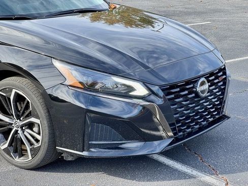 Used 2023 Nissan Altima 2.5 SR image 14