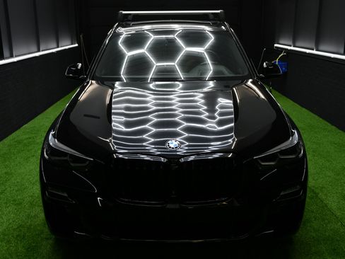 Used 2021 BMW X5 M50i w/ Premium Package image 8