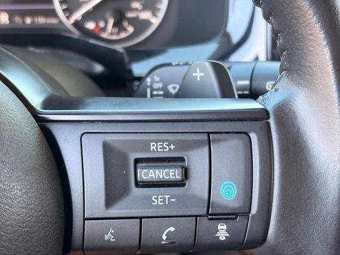 Certified 2024 Nissan Pathfinder SV FWD image 27