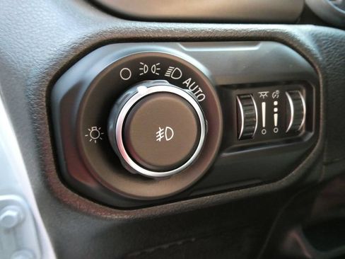 Used 2018 Jeep Wrangler Unlimited Sport S AWD/4WD image 25