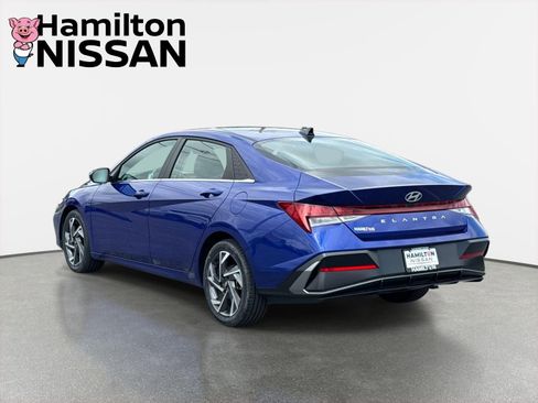 Used 2025 Hyundai Elantra SEL FWD image 4