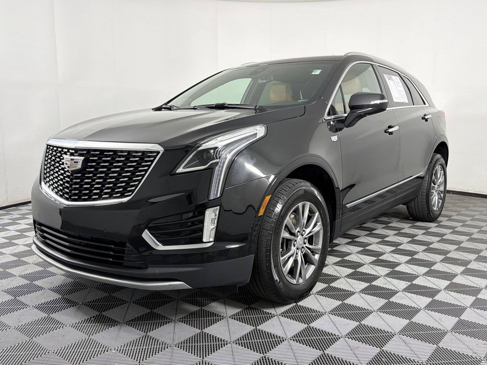 Certified 2023 Cadillac XT5 Premium Luxury w/ LPO, Floor Liner Package FWD image 3