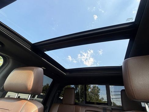 Used 2024 Nissan Titan Platinum Reserve w/ Moonroof Package RWD image 31