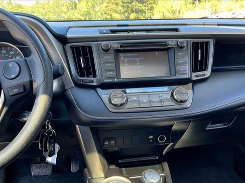 Used 2014 Toyota RAV4 XLE image 30