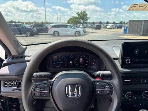 Used 2023 Honda Accord EX image 12