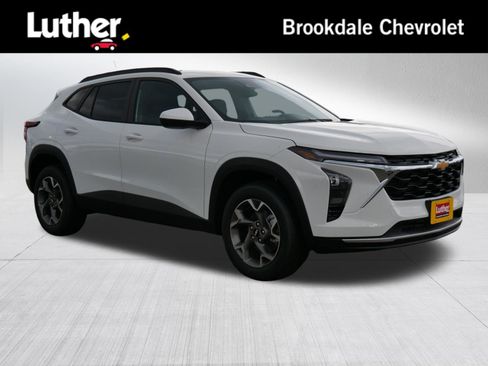 New 2026 Chevrolet Trax LT w/ LT Convenience Package FWD image 1