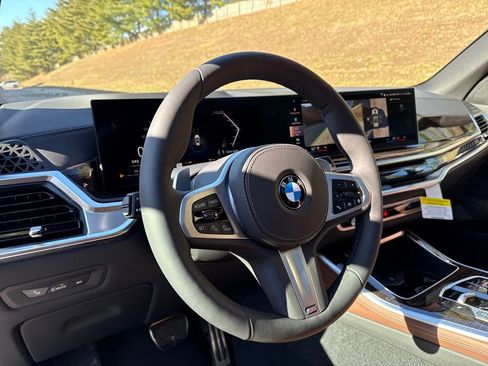 New 2026 BMW X5 xDrive40i w/ M Sport Package AWD/4WD image 13
