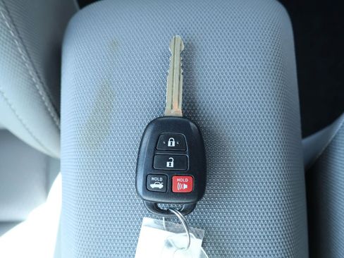 Used 2015 Toyota Corolla LE image 20