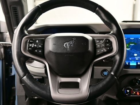 Used 2023 Ford Bronco Badlands image 22