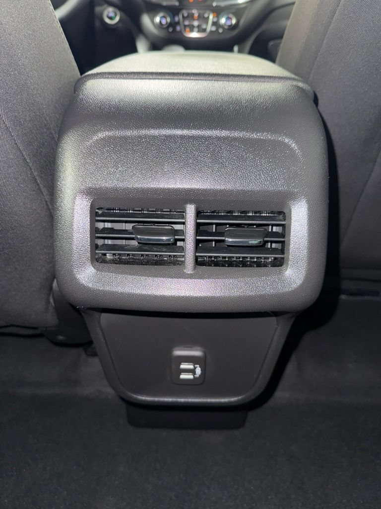 Used 2024 Chevrolet Equinox LT FWD image 29