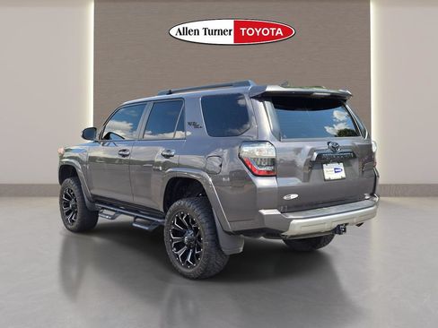 Used 2023 Toyota 4Runner TRD Off-Road Premium w/ Moonroof Package AWD/4WD image 8
