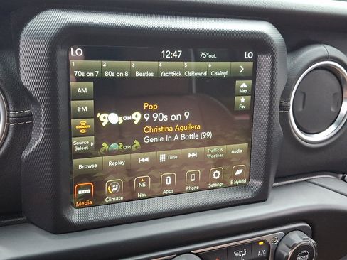 Used 2021 Jeep Wrangler Unlimited Sahara w/ Cold Weather Group AWD/4WD image 16