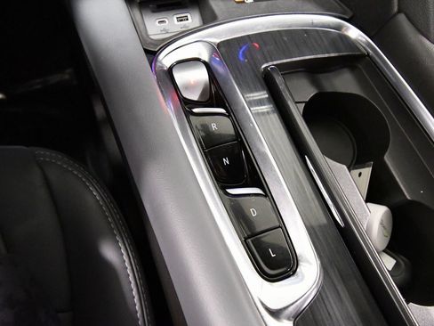 Used 2023 Buick Enclave Essence w/ Sport Touring Edition image 26