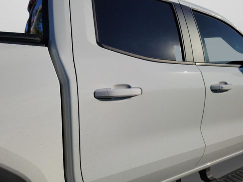 Used 2024 GMC Canyon Elevation w/ Convenience Package RWD image 17