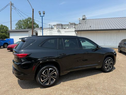 Used 2025 Buick Enclave Sport Touring FWD image 4