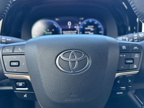 New 2025 Toyota Crown Signia image 26