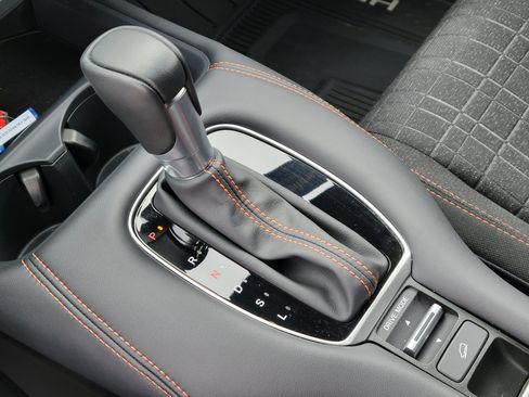 Certified 2025 Honda HR-V Sport image 28