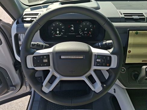 New 2026 Land Rover Defender 110 X-Dynamic SE AWD/4WD image 11