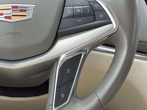 Used 2021 Cadillac XT5 Premium Luxury image 11