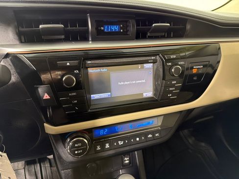 Used 2014 Toyota Corolla LE image 17