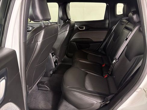 Used 2024 Jeep Compass Latitude AWD/4WD image 35