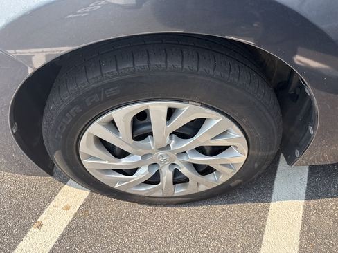 Used 2019 Toyota Corolla LE FWD image 10