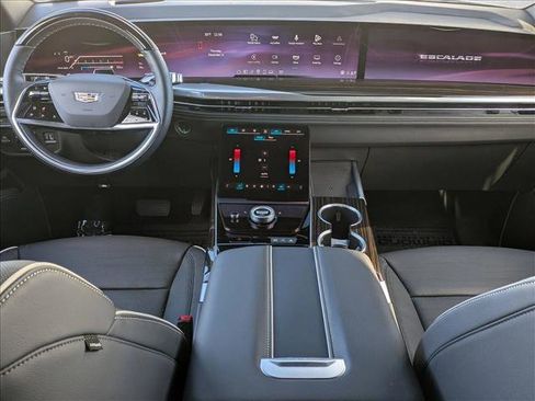 Used 2025 Cadillac Escalade Premium Luxury image 20