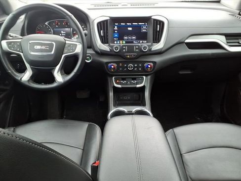 Used 2024 GMC Terrain SLT image 10