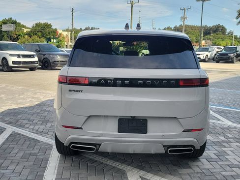 Used 2025 Land Rover Range Rover Sport Dynamic SE AWD/4WD image 4