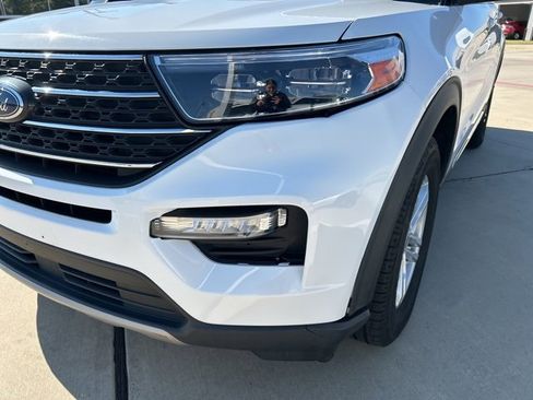 Used 2023 Ford Explorer XLT w/ Equipment Group 202A image 4