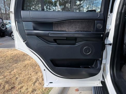 Used 2021 Ford Expedition Limited image 38