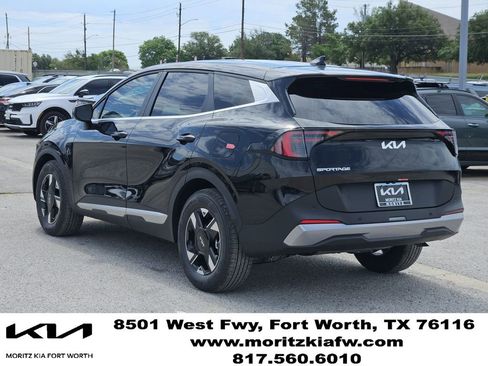 New 2026 Kia Sportage LX FWD image 4