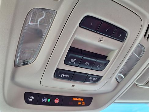 Used 2023 Buick Envision Avenir image 23