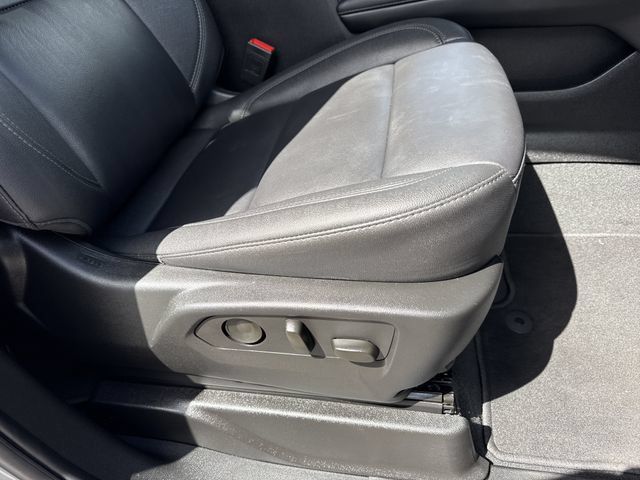 Used 2025 Chevrolet Tahoe Z71 AWD/4WD image 29