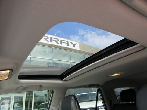 Used 2023 Toyota 4Runner Limited AWD/4WD image 18