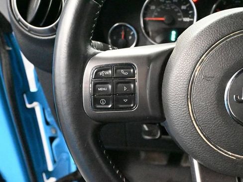 Used 2018 Jeep Wrangler Unlimited Sahara image 27