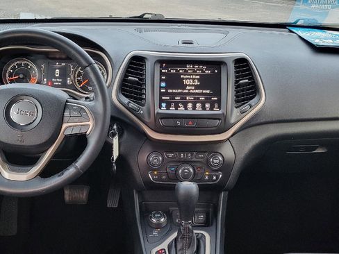 Used 2015 Jeep Cherokee Latitude image 4