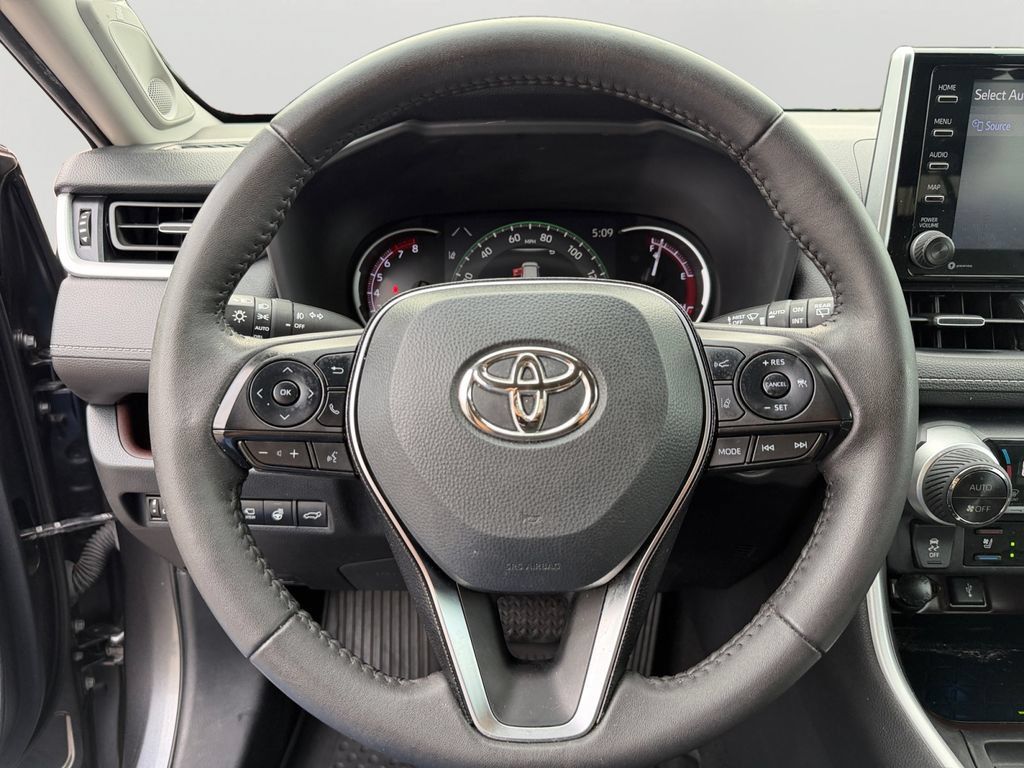 Used 2021 Toyota RAV4 Limited AWD/4WD image 19