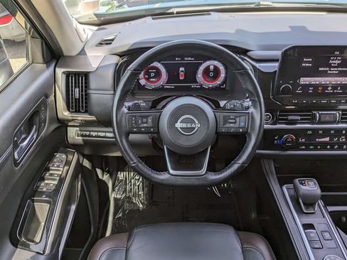 Used 2024 Nissan Pathfinder Platinum w/ Cargo Package AWD/4WD image 18