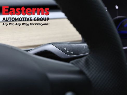 Used 2022 Tesla Model 3 Standard Range image 13