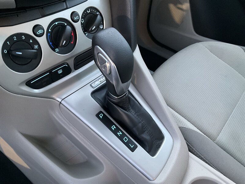 Used 2012 Ford Focus SE FWD image 26