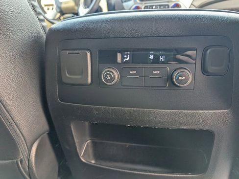 Used 2020 GMC Yukon SLE w/ HD Trailering Package image 8