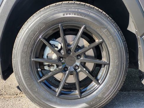 Used 2020 Toyota RAV4 LE image 7