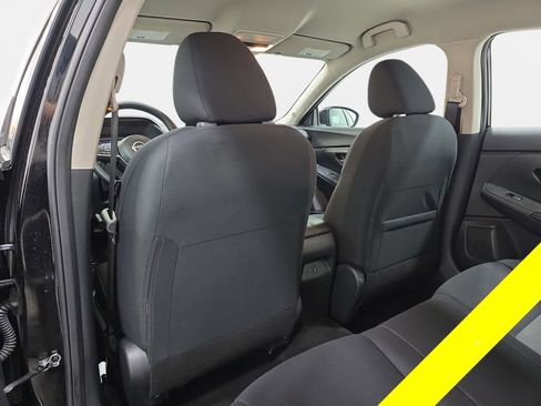 Used 2024 Nissan Sentra SV FWD image 12