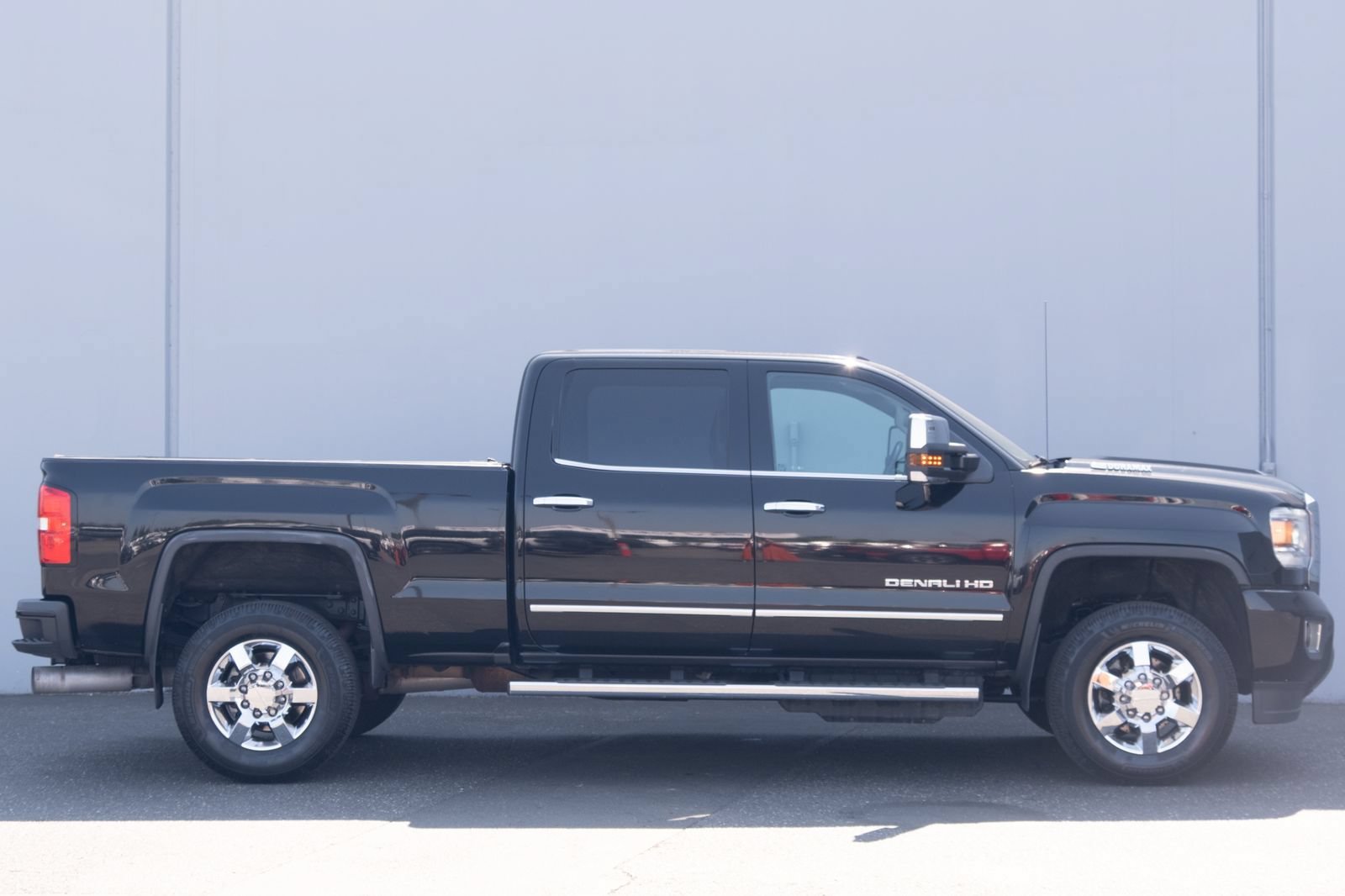 Used 2017 GMC Sierra 3500 Denali AWD/4WD image 30