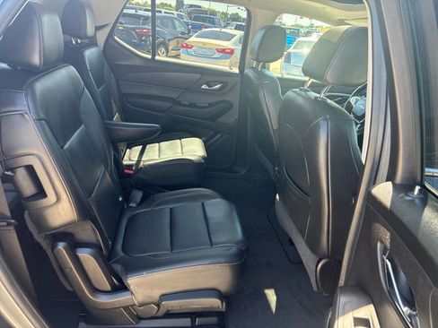 Used 2019 Chevrolet Traverse LT w/ LT Premium Package AWD/4WD image 22