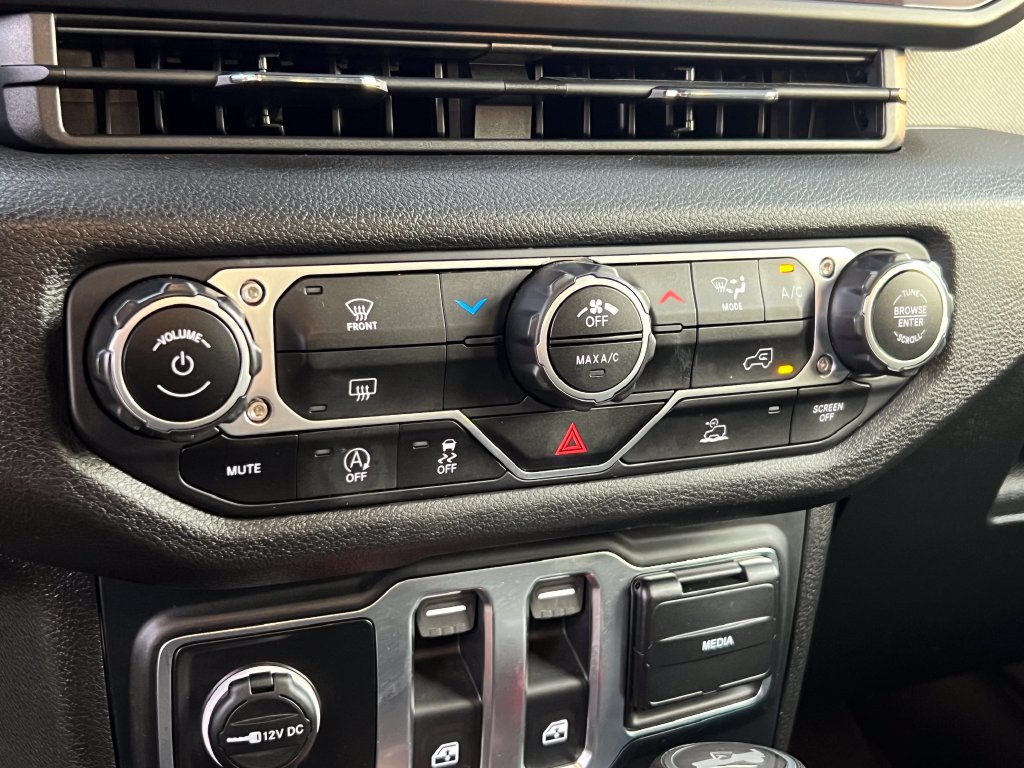 Used 2024 Jeep Wrangler Sport AWD/4WD image 29