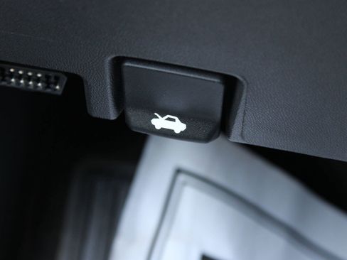 Used 2022 GMC Terrain SLE image 26